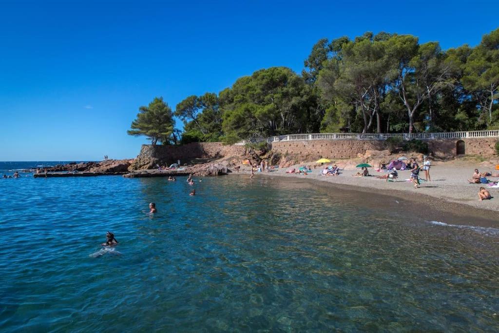 Studio Bord De Mer Boulouris A Saint Raphael Exterior photo